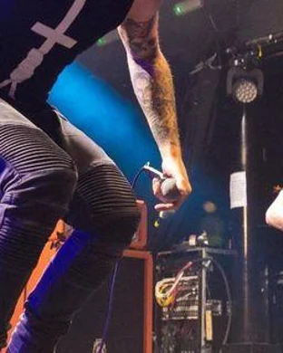 Live concert by Five Finger Death Punch, Cody Jinks & Eva Under Fire